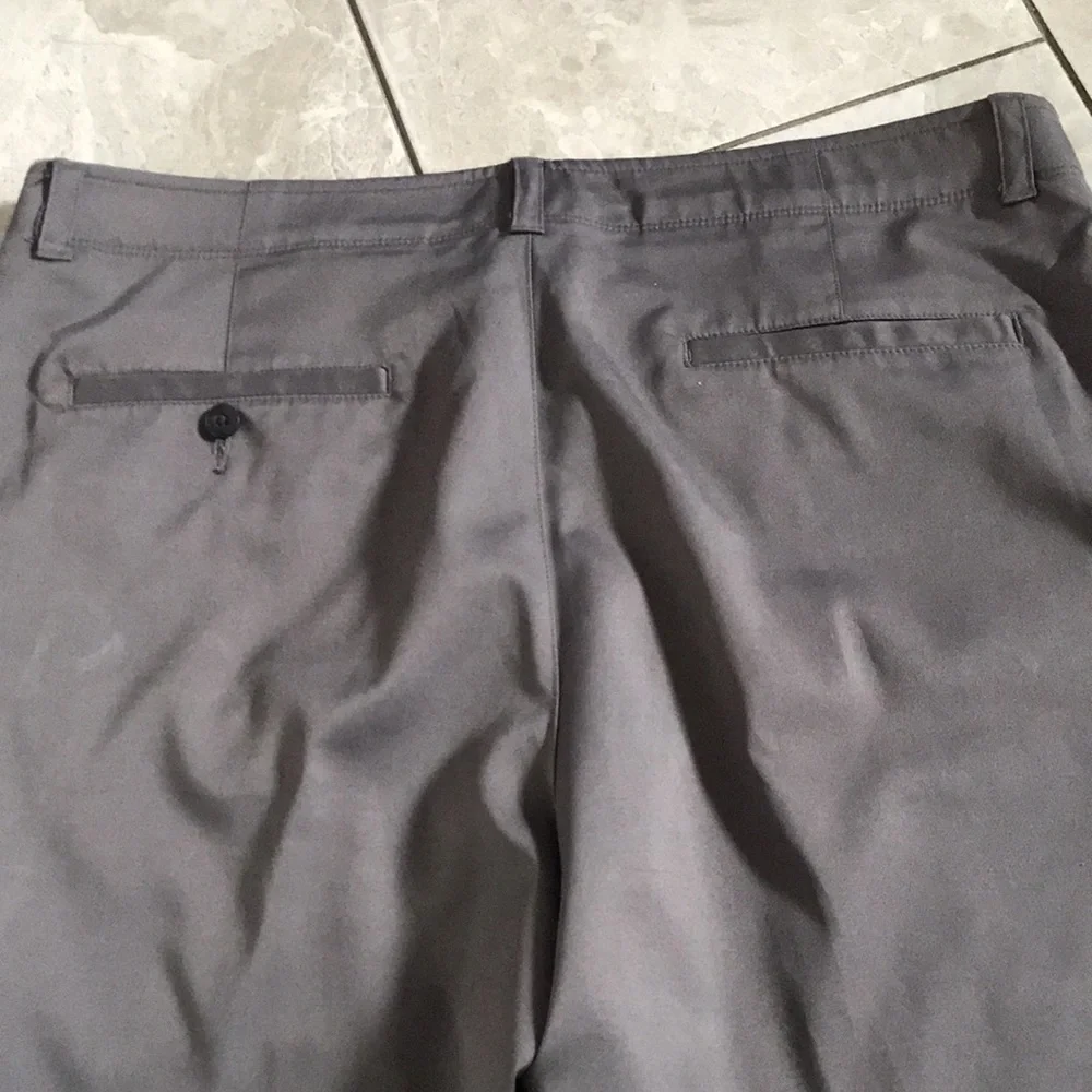 PGA TOUR Mens 10” Golf Grey Shorts | 38